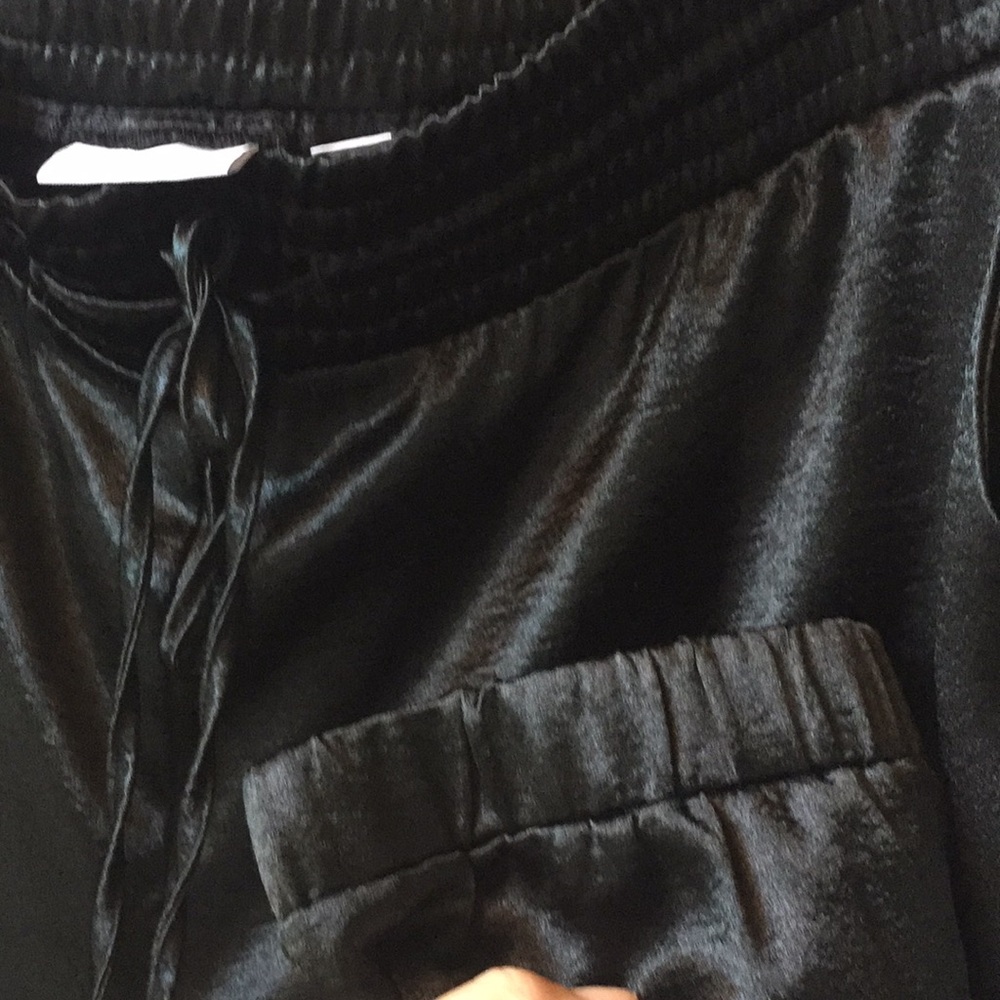 Black Satin joggers with pockets - Picture 6 of 8